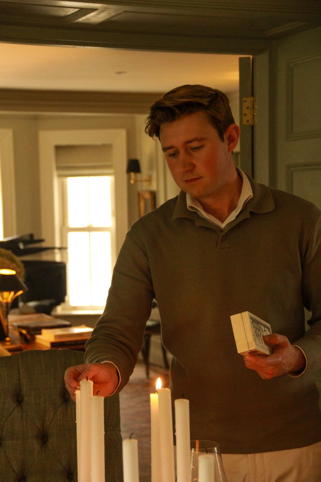 A Winter Table by Candlelight: Richard Banahan’s Seasonal Tablescape with Rathbornes 1488