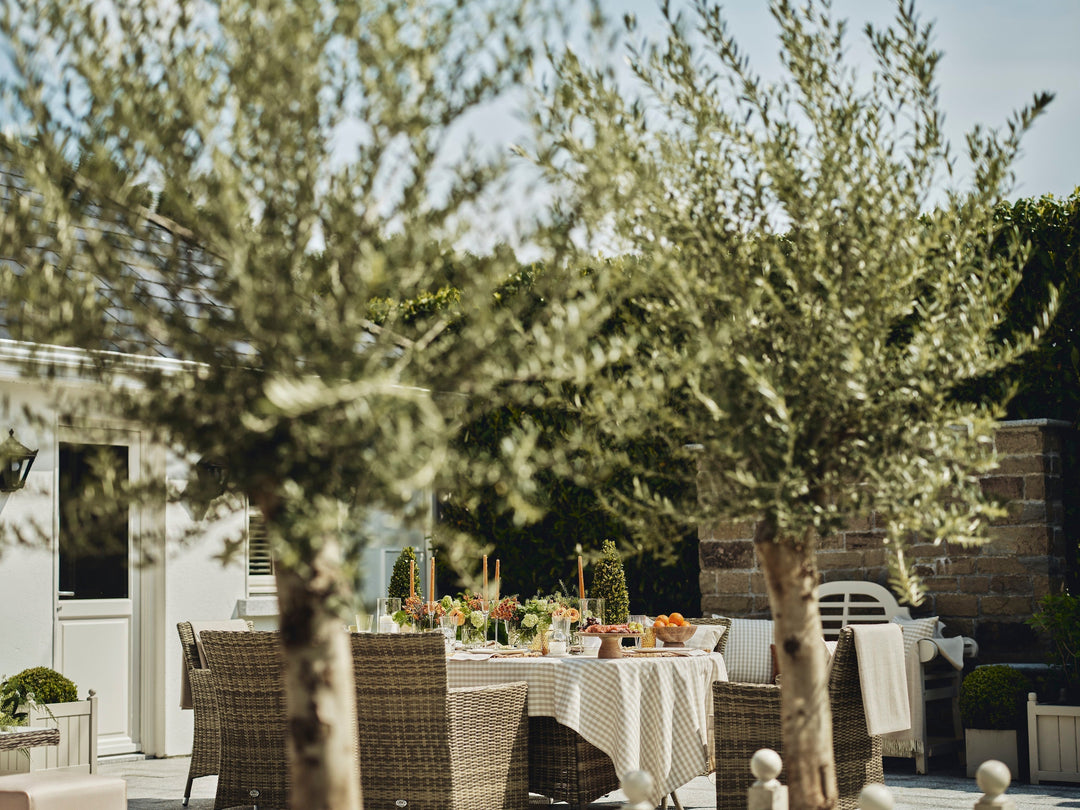 Fresh, Green & Gathered: 7 Sustainable Styling Tips for Early-Summer Entertaining