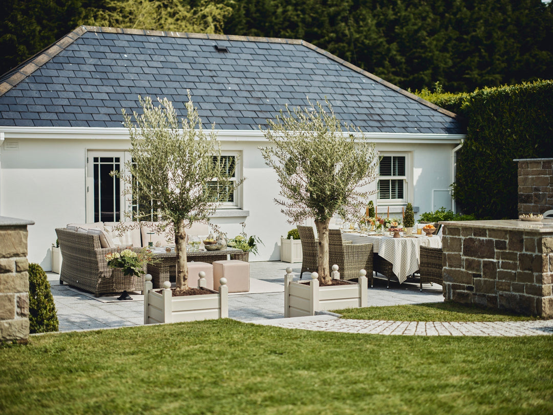 Setup up an Al Fresco Summer supper table: